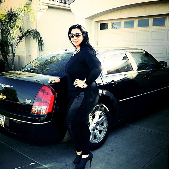 Meet your Posher, Eliza - Picture 2 of 2